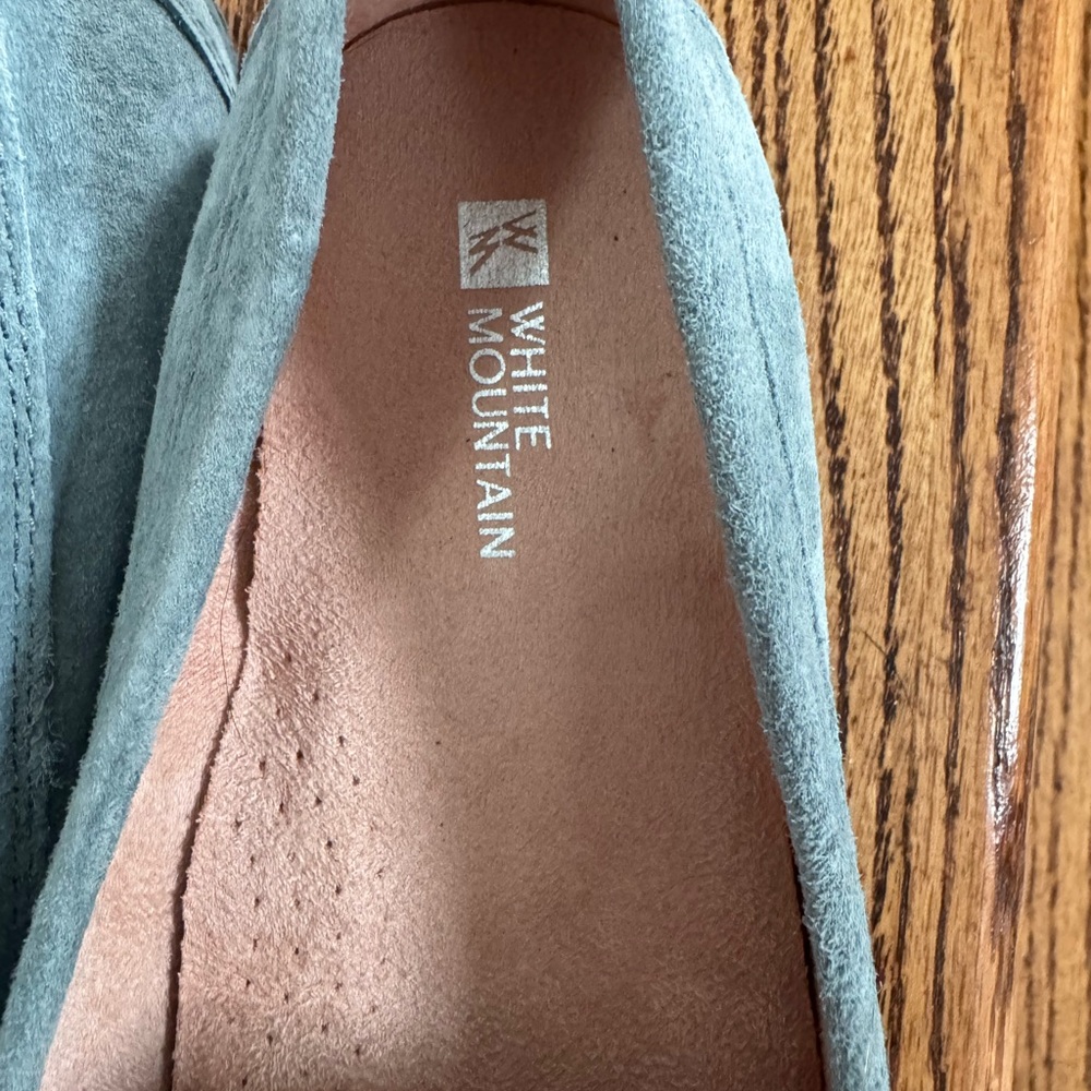 White Mountain Women's Suede Loafers in Light Gray - Picture 3 of 4